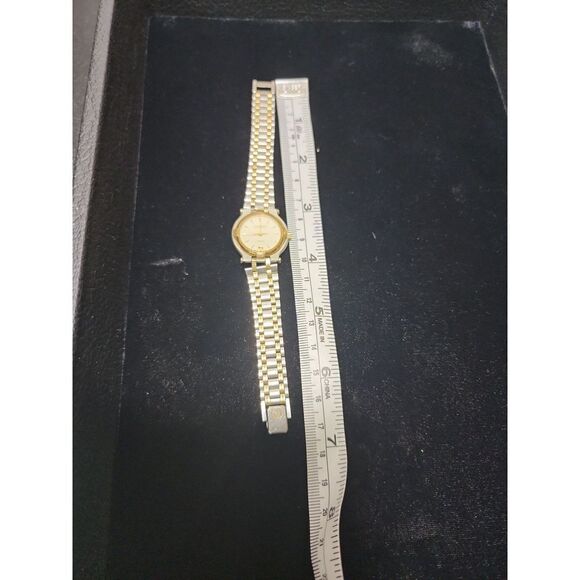 Gucci 9000L Vintage Ladies Ivory Face Watch - Picture 6 of 9